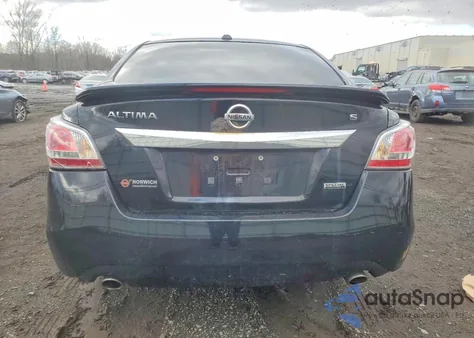 2015 Nissan Altima 2.5 z USA, uszkodzony, nr VIN 1N4AL3AP1FC492401